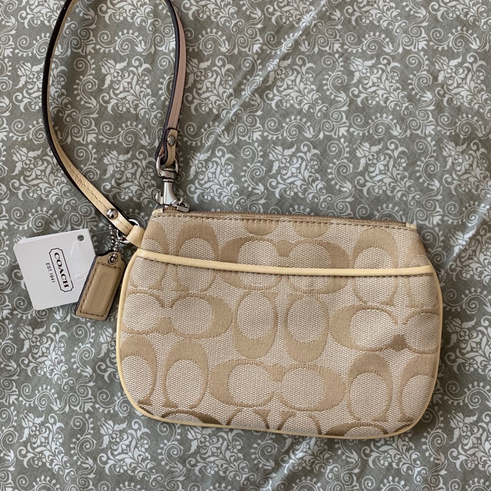 Coach wristlet wallet